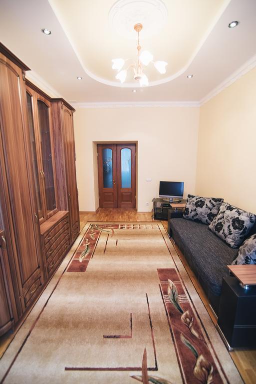 Apartment On Bernarda Meretyna Lemberg Exterior foto
