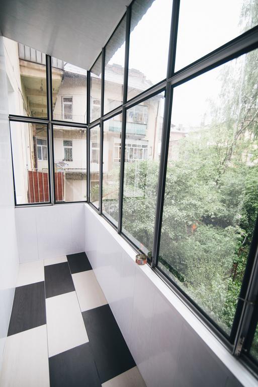 Apartment On Bernarda Meretyna Lemberg Exterior foto