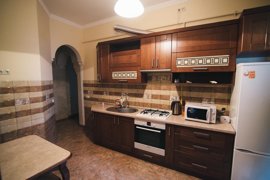 Apartment On Bernarda Meretyna Lemberg Exterior foto